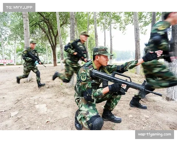 斯特拉斯堡边路突击战术奏效 针对朗斯防线弱点持续施压 斯特拉斯堡边路突击战术奏效 针对朗斯防线弱点持续施压